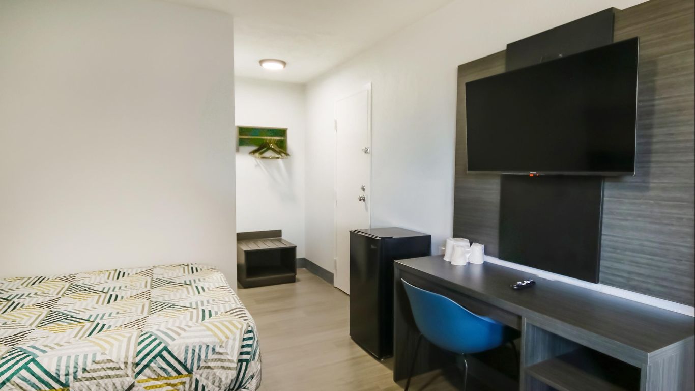 Motel 6 Topeka Northwest