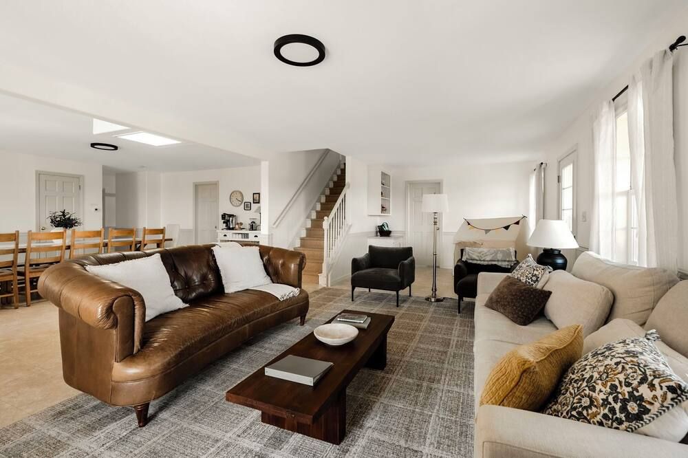 Little Mountain Villa - Basement Game Room, Breeo Fire Pit, Two Full Kitchens