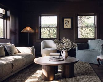 Links House - Bowral - Living room