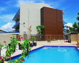 Nambis Inn - Madang - Pool