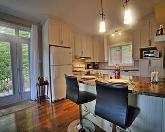 Chalet Potvin Bouchard - L'Anse Saint-Jean - Cocina