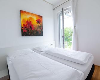 Shome Hotel Graz I Self Check-In I Free Parking - Graz - Bedroom