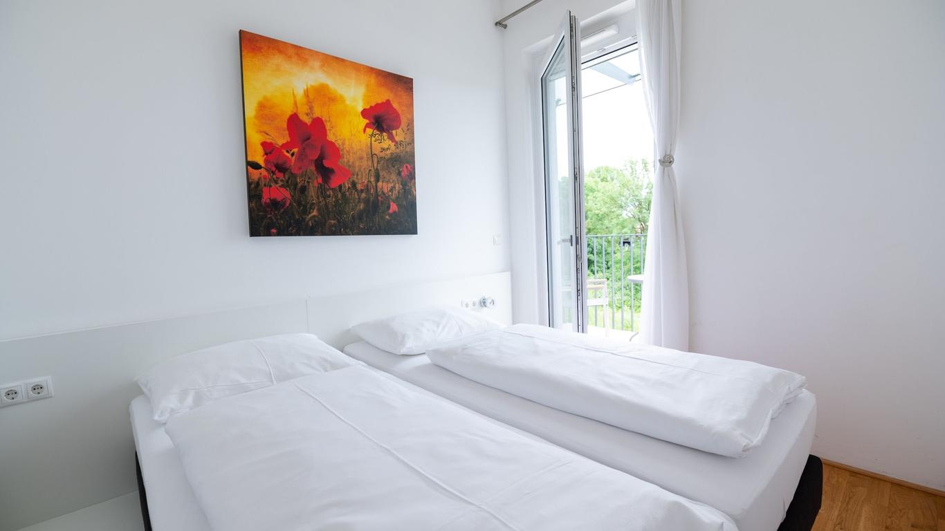 Shome Hotel Graz I Self Check-In I Free Parking