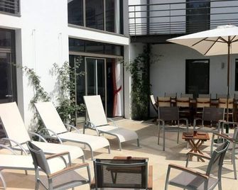 Peacefull villa, (beautiful tip of Penn Al Lann, sea 50m), Carantec, Britanny. - Carantec - Patio