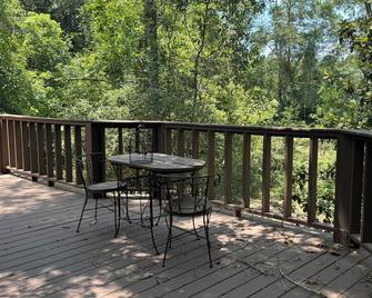 Lily Pad cottage in Wiggins, just 10 minutes to the town center - Wiggins - Balcón
