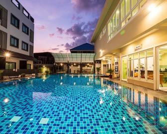 Buritel Hotel - Buri Ram - Pool