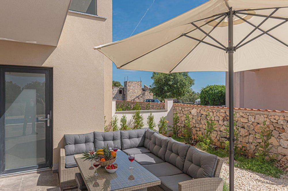 Amazing Home In Jadrija - Jadrija - شرفة