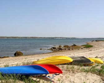 Oceanview Buzzards Bay getaway w/ wraparound deck - steps to the Beach - Buzzards Bay - Beach