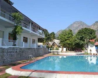 Dolmaar Resort - Nainital - Pool