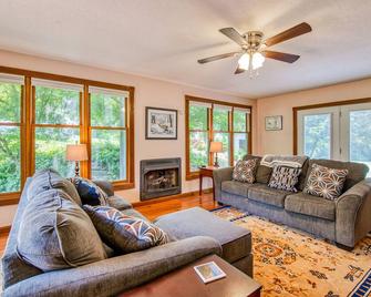 Birdsong Rambler - Weaverville - Sala de estar