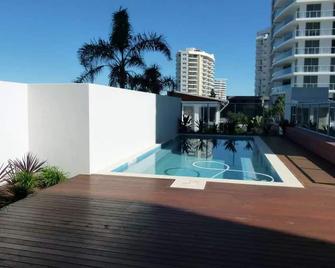 Pure Kirra - Coolangatta - Pool