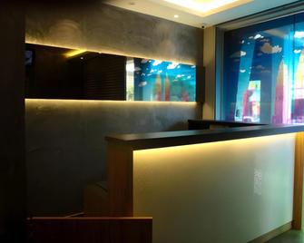 9 Square Hotel - Subang - Subang Jaya - Front desk