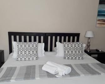Absolute Cornwall Bed and Breakfast - East London - Yatak Odası