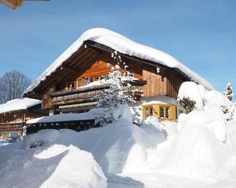 Comfortable, fully furnished apartment with mountain views for 4 people - Schliersee - Gebäude