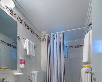 Hotel Park - Agía Paraskeví - Baño