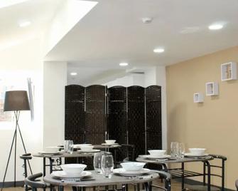 The Mini Hotel -Birmingham City-Free Breakfast - Birmingham - Restaurant