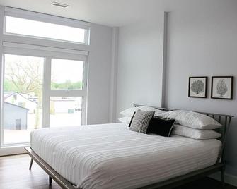 New The Carlyle 202 Grand Bend - Grand Bend - Bedroom