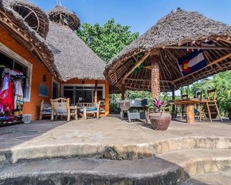 Diani Backpackers - Adults Only - Diani Beach