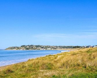 Gorgeous Home In Bricquebec-En-Cotentin - Bricquebec-en-Cotentin - Strand
