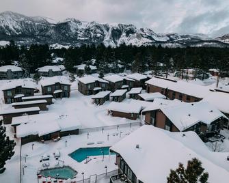 Outbound Mammoth - Mammoth Lakes - Building