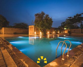 Hotel Golden Haveli - ג'יסלמר - בריכה