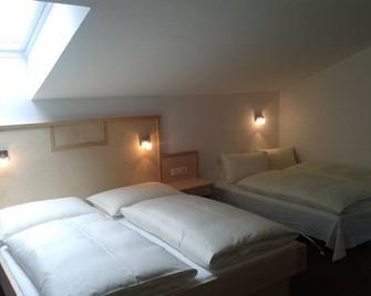 Pension Dorfplatzl - Fusch an der Grossglocknerstrasse - Спальня