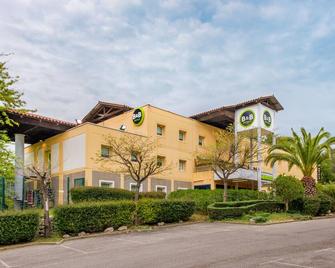 B&B HOTEL Cannes Mouans Sartoux - Mouans-Sartoux - Bâtiment