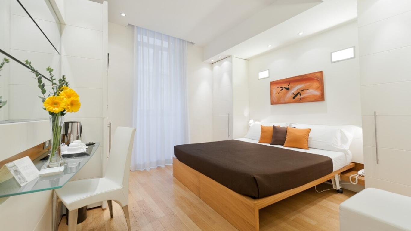 Hotel White