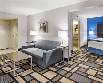 Best Western Plus Birmingham Inn & Suites - Birmingham - Soverom