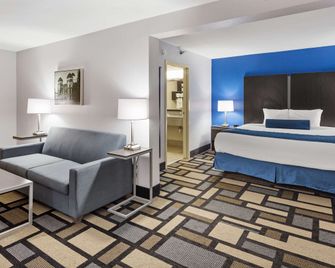 Best Western Plus Birmingham Inn & Suites - ברמינגהאם - חדר שינה