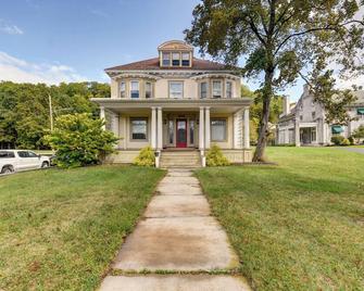 Upstate Affordable Victorian Home - Lots of Space -Long Term Rentals Welcome! - Amsterdam - Edificio