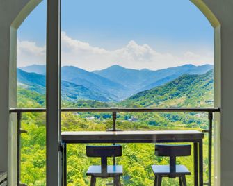 KensingtonResort JirisanHadong - Hadong - Balkon