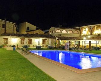 Grand Relais Laurenti - Gualdo Cattaneo - Piscina