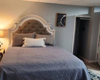 Country setting close to town - Lyndon - Bedroom