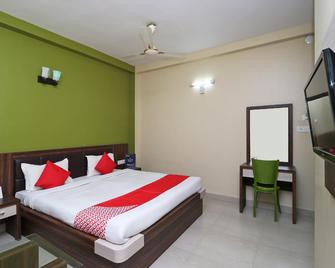 OYO Hotel Sea Horse - Mandarmani - Bedroom