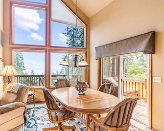 Lakeview Chalet - Sandpoint - Dining room