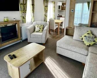 Beeches View Southerness With Starlink Wifi - Dumfries - Living room