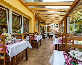 Hotel De La Poste - Logis De France - Le Bonhomme - Restaurant