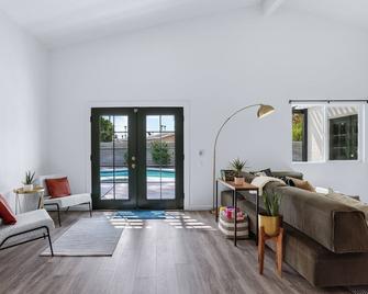 Desert Green Serenity - A Ryson Property - Palm Springs - Sala de estar