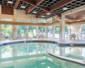 Beautiful 2BD condo in an equestrian themed resort with tons of activities for the family - Gordonsville - Piscina