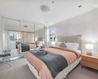 Stunning! Skyline City, Water + Story Bridge Views - Brisbane - Living room