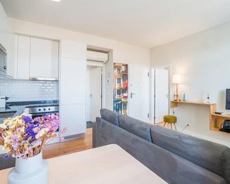 GuestReady - Chic and vibrant stay near Anjos - Lisboa - Sala de estar