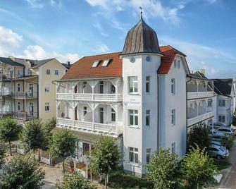 Strandhotel zur Promenade - Binz - Building