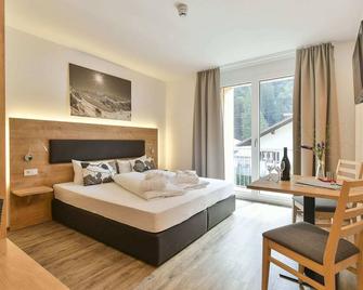 Majestic apartment in Klösterle with sauna on the Arlberg Met Terras - Klösterle - Bedroom