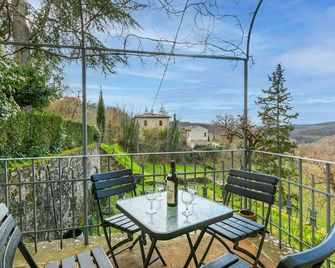 Wonderful villa for 6 people with WIFI, TV, terrace, pets allowed and panoramic view - Radda In Chianti - Balcony