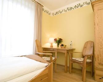 Hotel Haus Linden - Prerow - Camera da letto