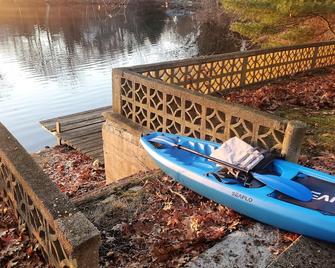 New Listing: Lakefront Home W/ Dock, Theater Room, Firepit. Near Mystic, Casinos - Griswold
