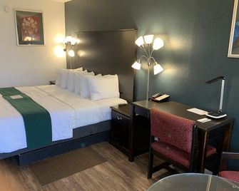 Baymont by Wyndham Petoskey - Petoskey - Soverom
