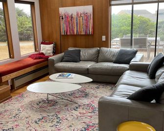Holiday House: Peaceful, large Sea Ranch retreat - The Sea Ranch - Sala de estar
