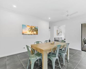 Charlotte's Place - Caboolture - Dining room